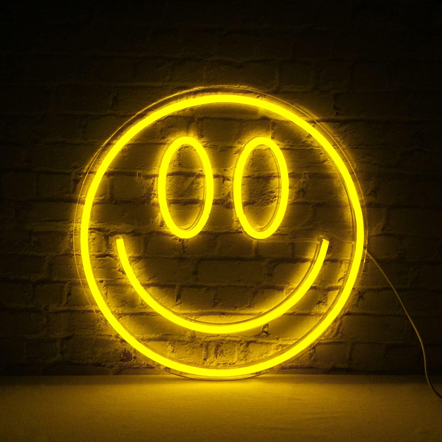 Smiley LED neonski napis na steni