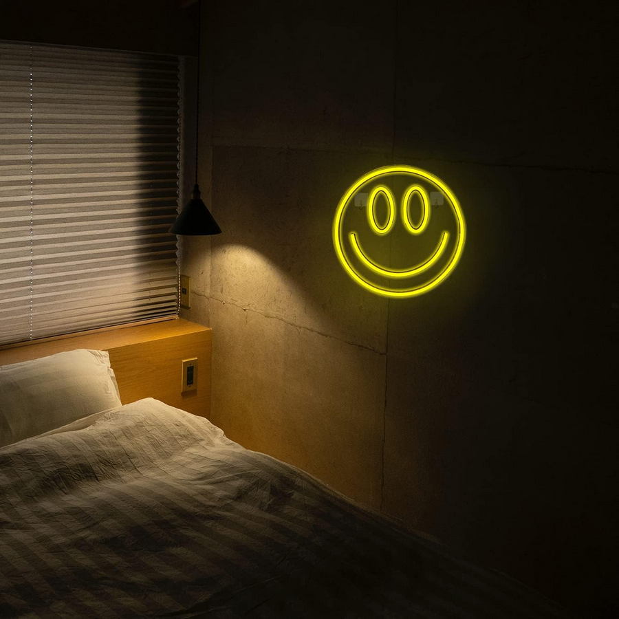 smeška lučka LED napis logotip reklamni nasmeh